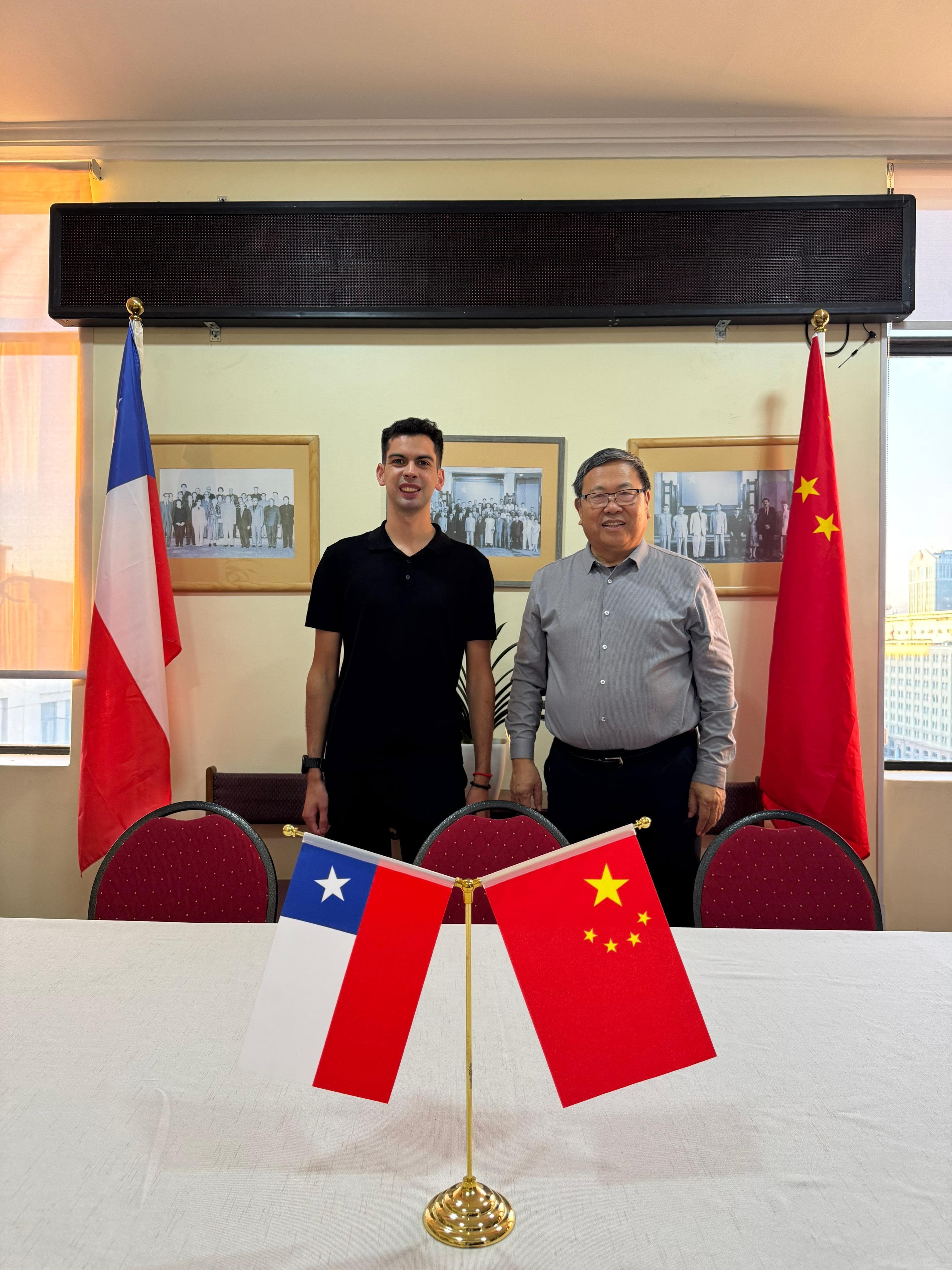 Symcarper con Hexing Wang, Asociación de Empresarios Chinos en Chile